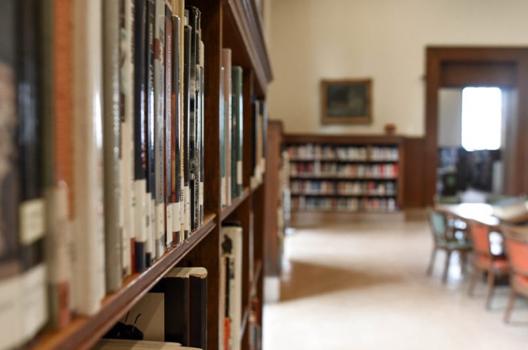 BANDO PUBBLICO PER IL DIRITTO ALLO STUDIO A. S. 2021-2022